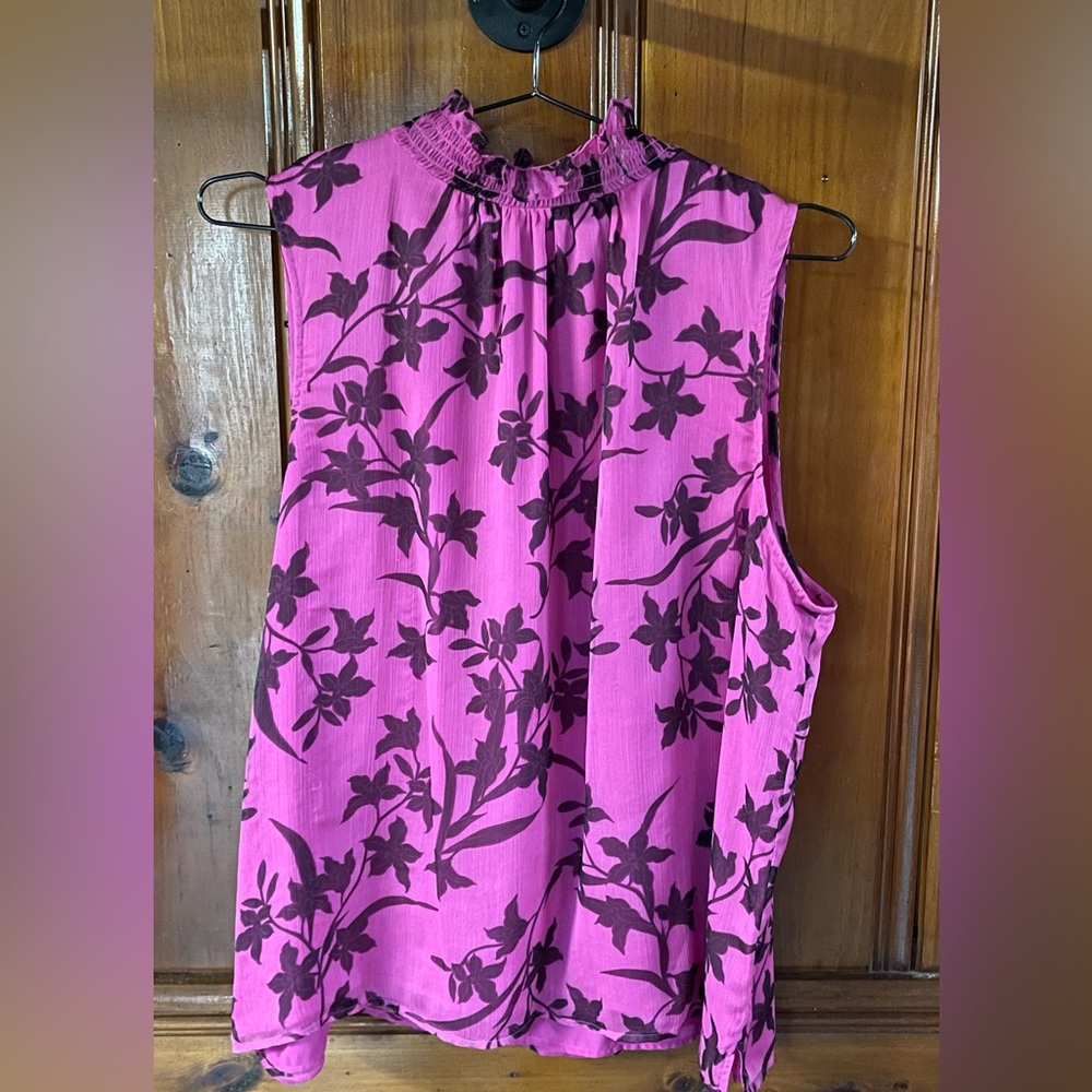 Pink/Fuschia and Black Floral Vince Camuto Sleeveless Top Size XL